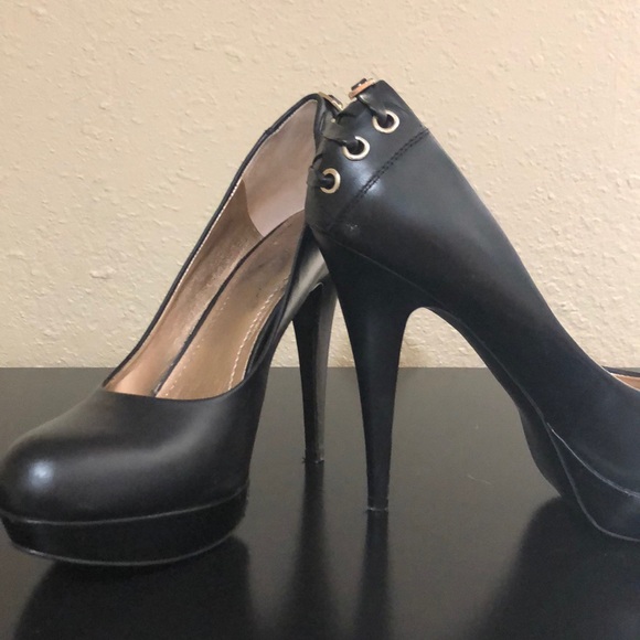 Corset backed black platform BCBG heels - Picture 6 of 6